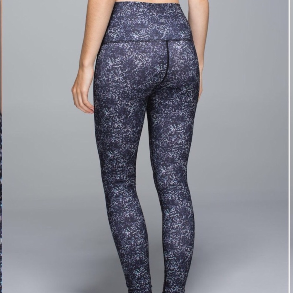 (SOLD)Lululemon Leggings - Picture 1 of 7